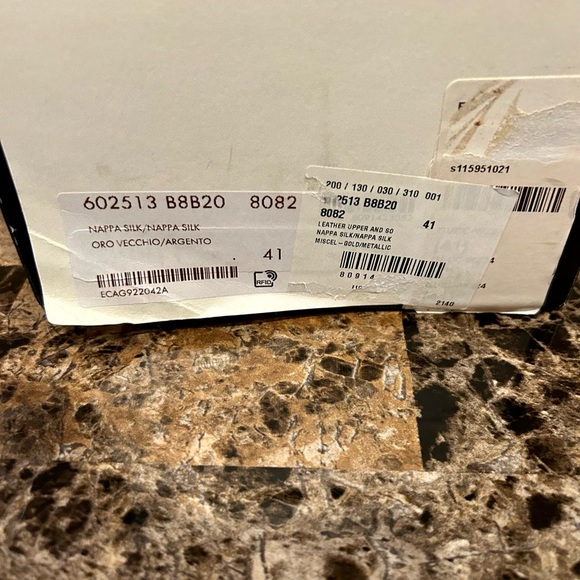 Almost New Gucci Silver and Gold Leather Sandals - Picture 6 of 8